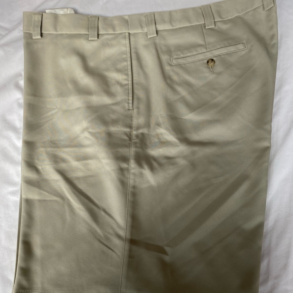 . Mens Oak Hill Waist-Relaxer Microfiber Shorts, Khaki, Size 54